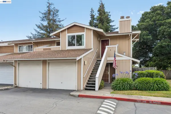 26 Raintree Ct #30, Hayward, CA 94544