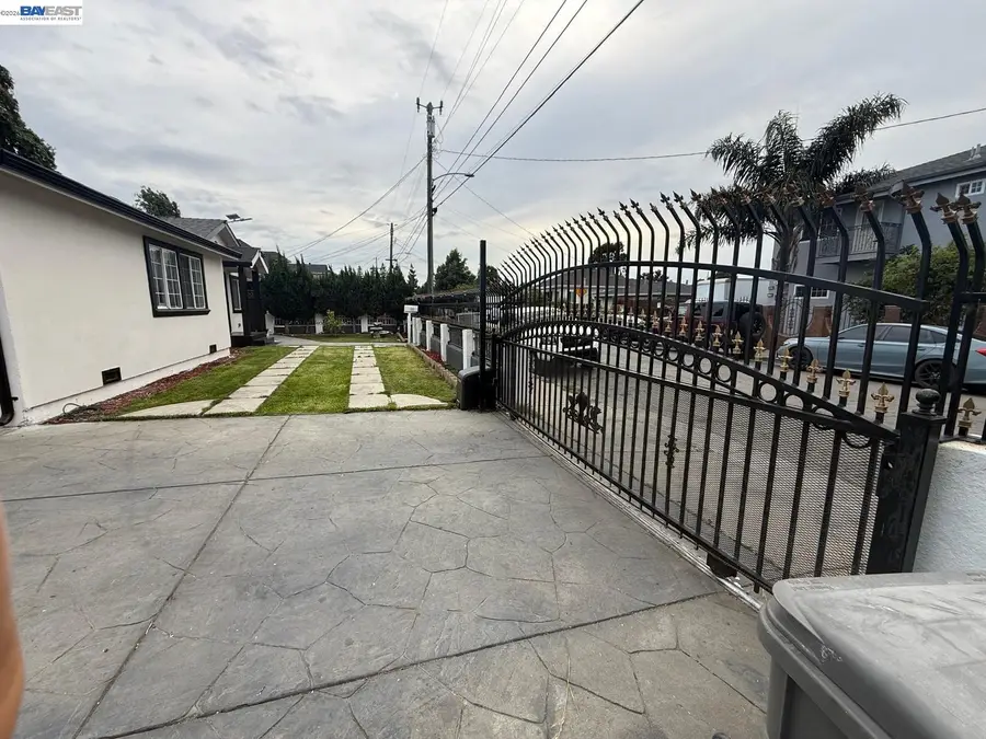 674 Clara, Oakland, CA 94603 - #2