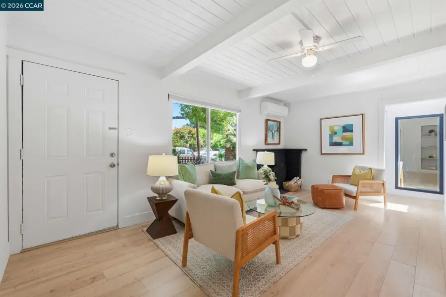 2082 Overhill Rd, Concord, CA 94520 - #2