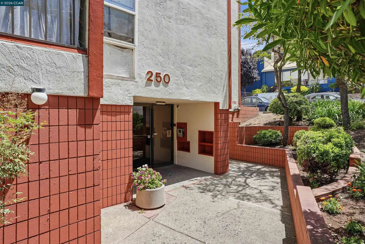 250 Whitmore St #106, Oakland, CA 94611 - #1