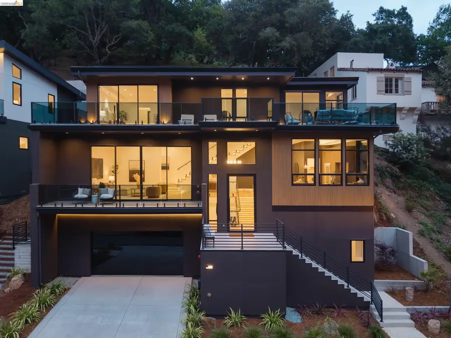 1667 Trestle Glen Rd, Oakland, CA 94610 - #2