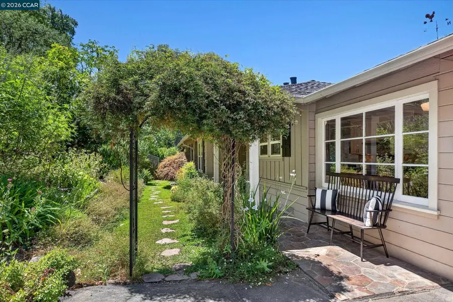 229 Manzanita Dr, Orinda, CA 94563 - #2