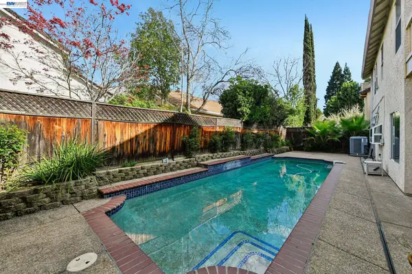 110 Conductor Way, Folsom, CA 95630