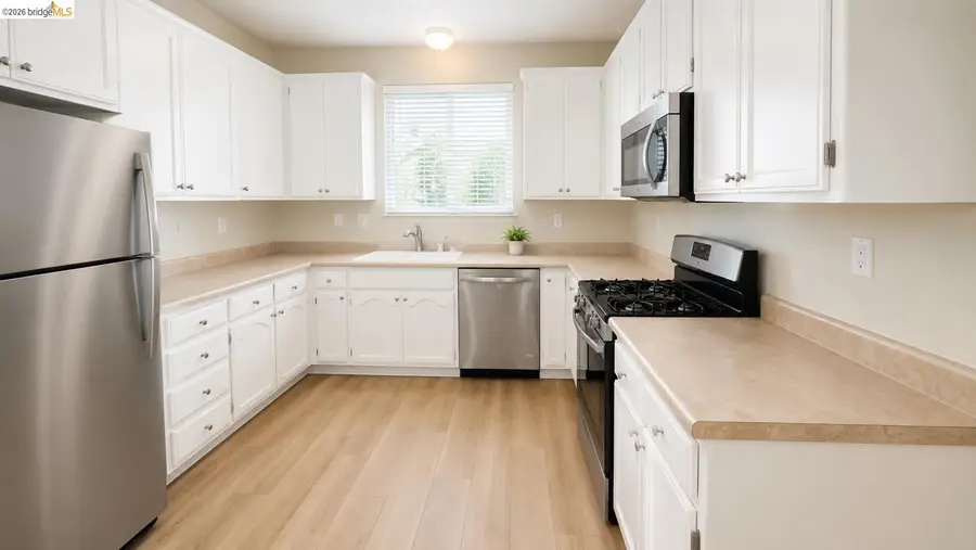 62 W Brookside Dr, Cloverdale, CA 95425 - #2