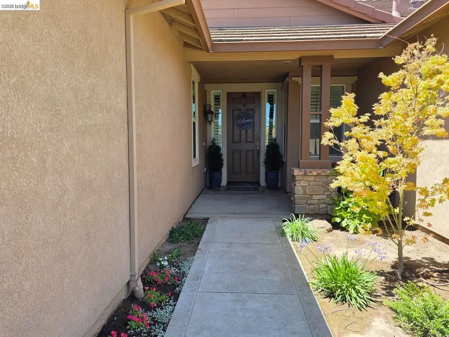 1909 Thomas Taylor Dr, Hughson, CA 95326 - #3