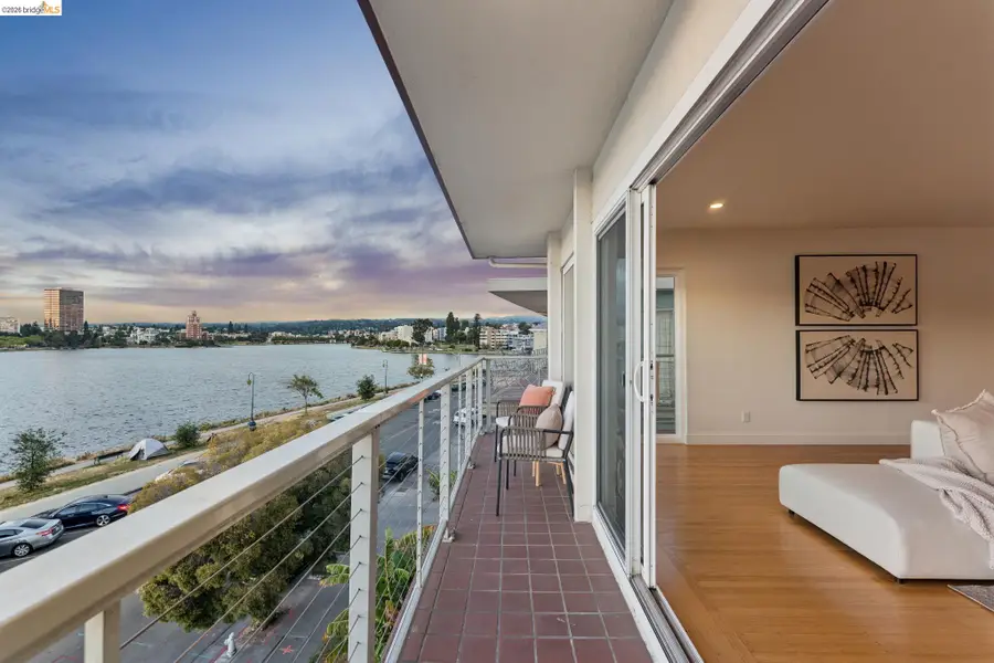 1410 Lakeshore Ave #5, Oakland, CA 94606 - #3