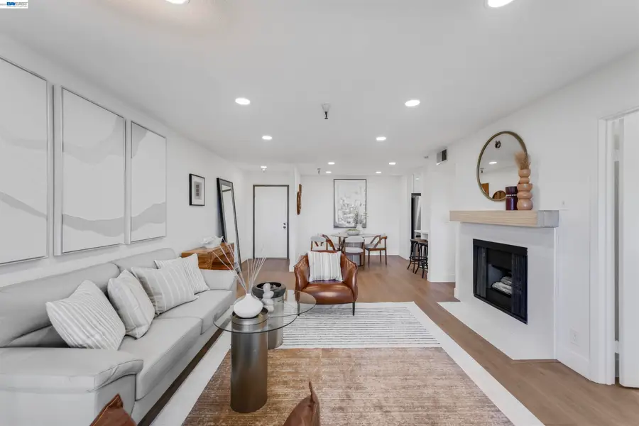 2111 Latham St #307, Mountain View, CA 94040 - #3
