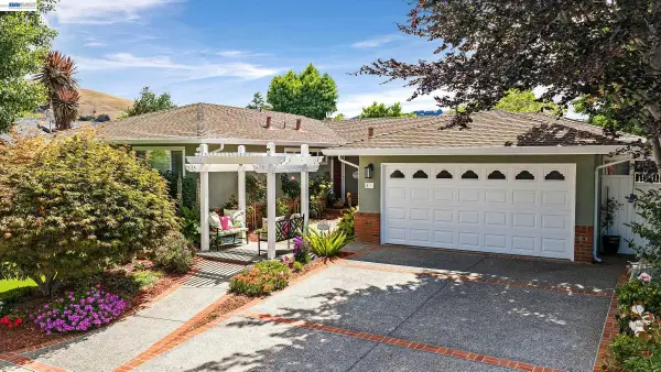 524 Hillview Dr, Fremont, CA 94536