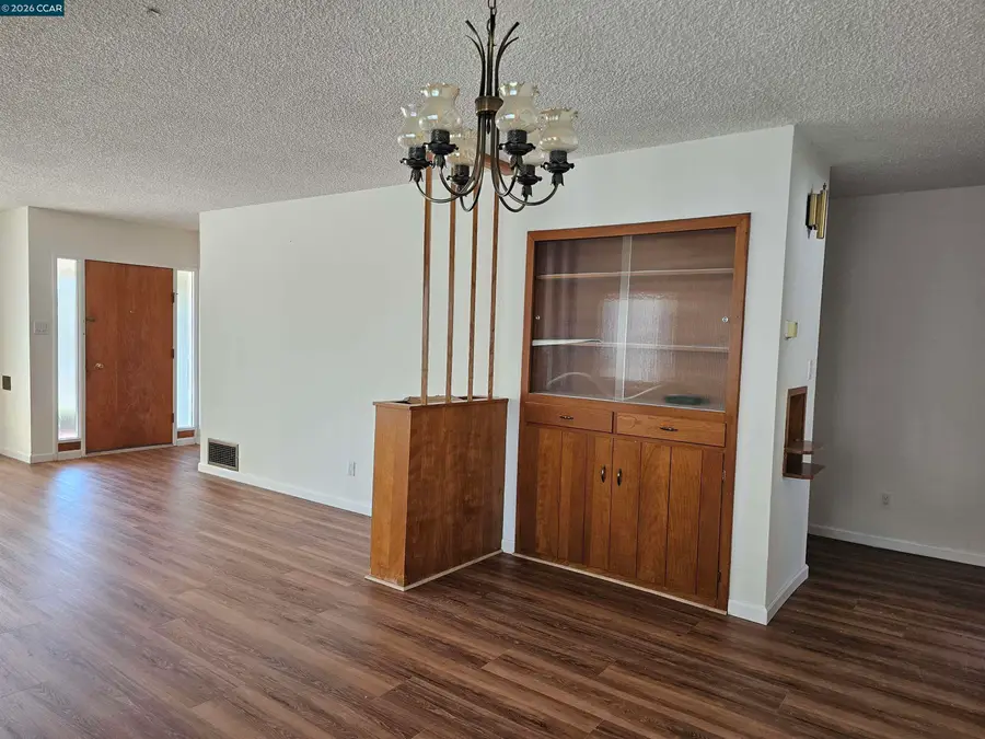 638 36th St, Richmond, CA 94805 - #3