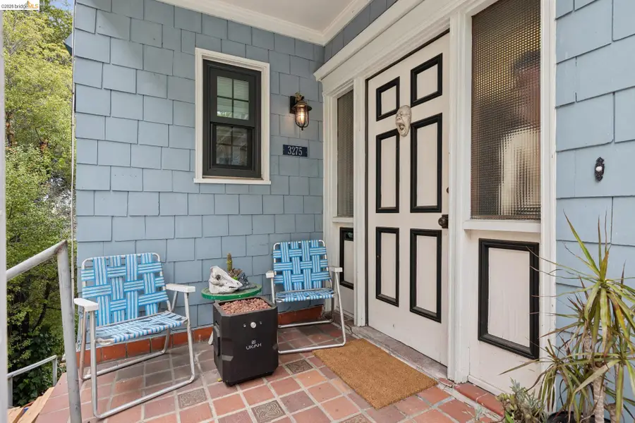 3271 Kempton Ave, Oakland, CA 94611 - #2