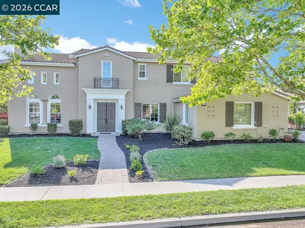 1077 Laguna Creek Ln, Pleasanton, CA 94566