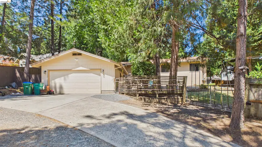 16961 Columbia River Dr, Sonora, CA 95370 - #2