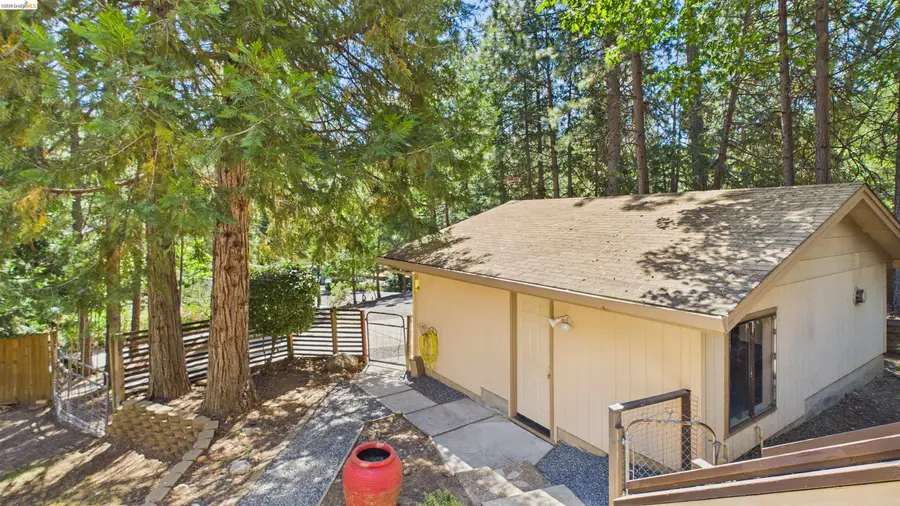 16961 Columbia River Dr, Sonora, CA 95370 - #3