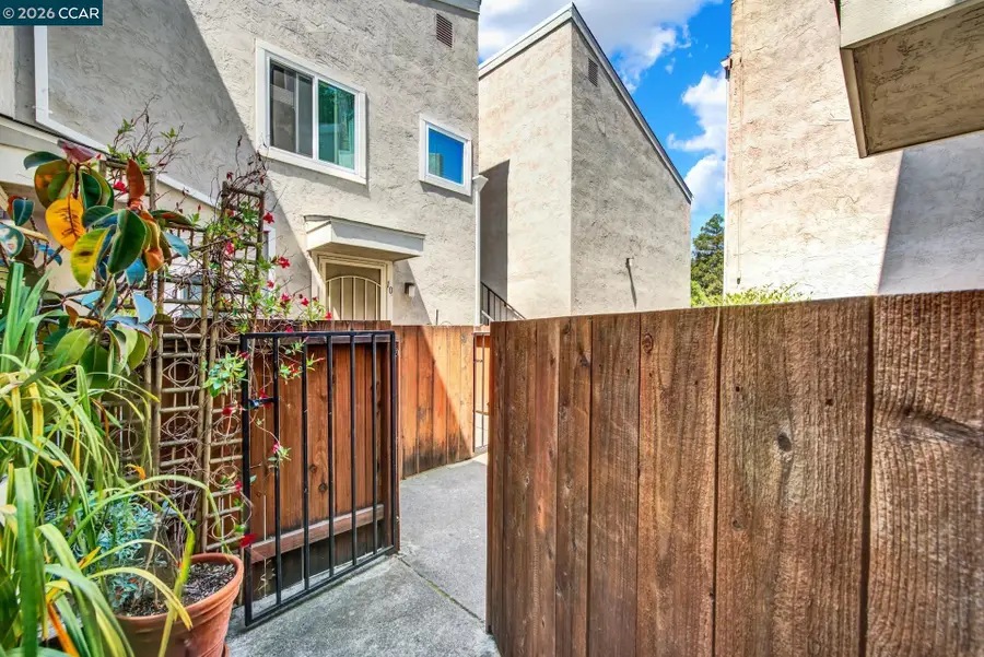1896 San Vincente Dr #12, Concord, CA 94519 - #3