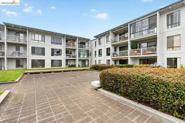 6 Captain Dr #236, Emeryville, CA 94608