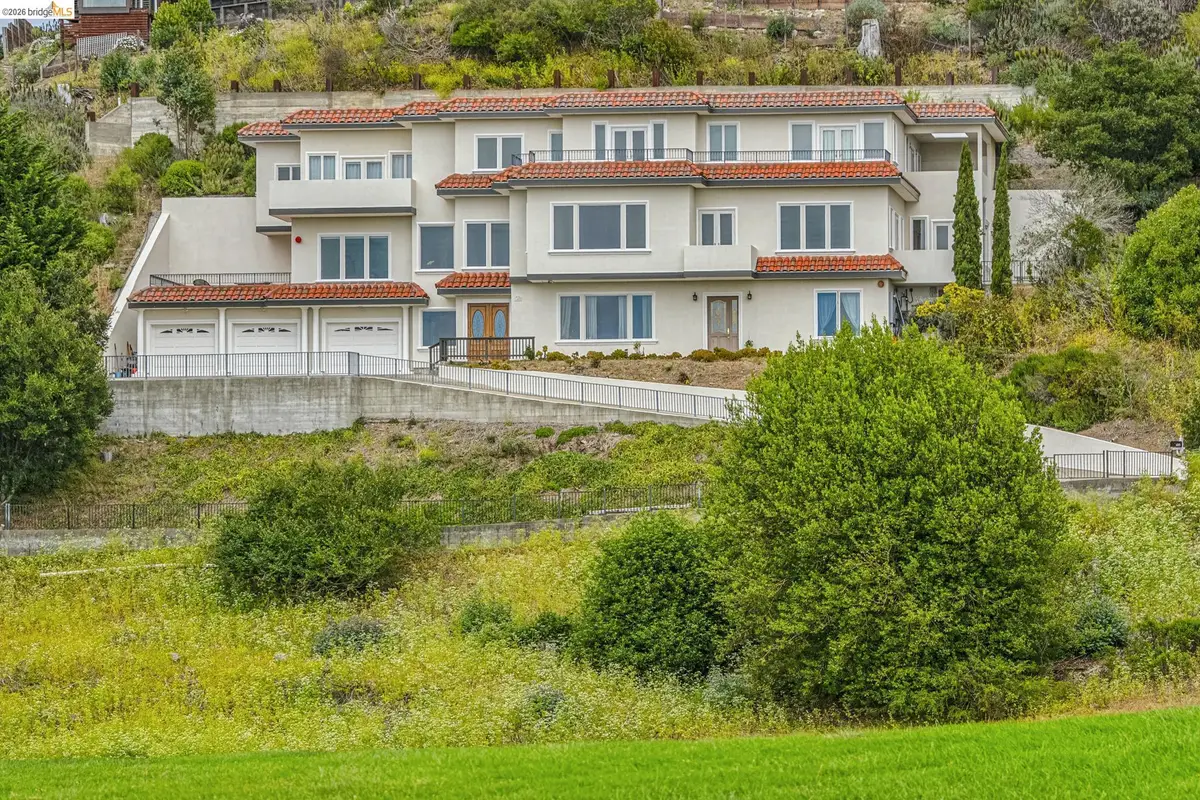 1452 Club View Dr, El Cerrito, CA 94530 - #1