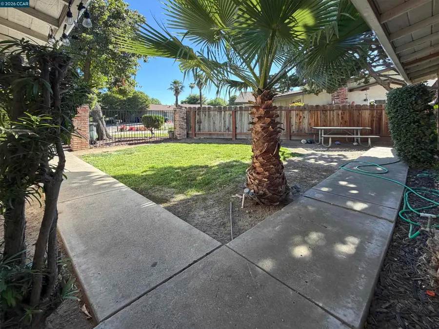 2404-2406 Counts Ct, Modesto, CA 95355 - #3