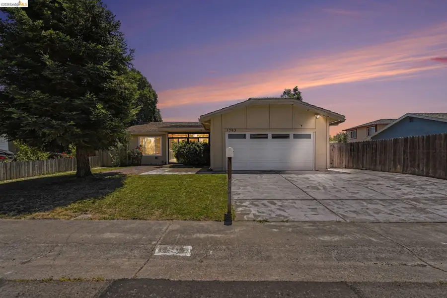 1303 Crane Dr, Suisun City, CA 94585 - #2