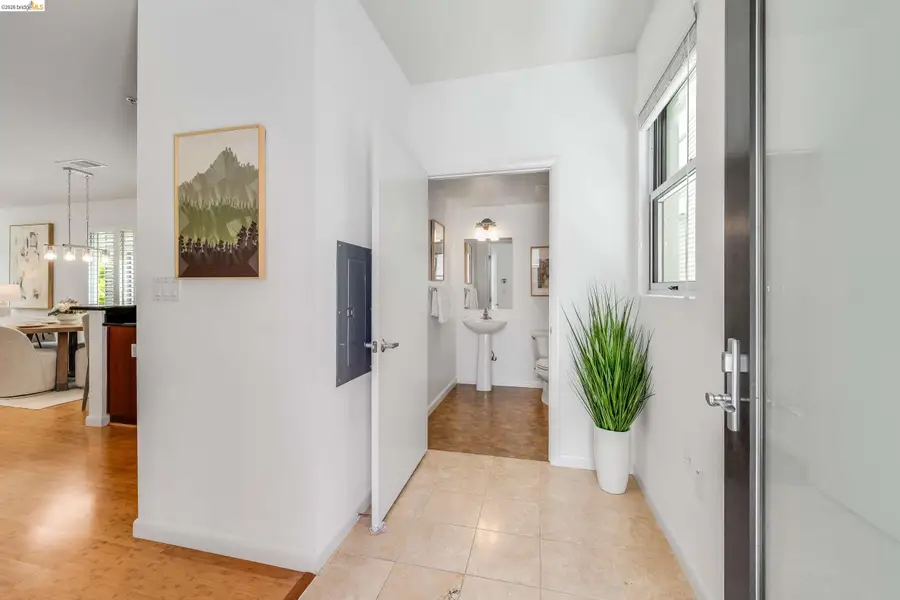 6466 Hollis St #334, Emeryville, CA 94608 - #3