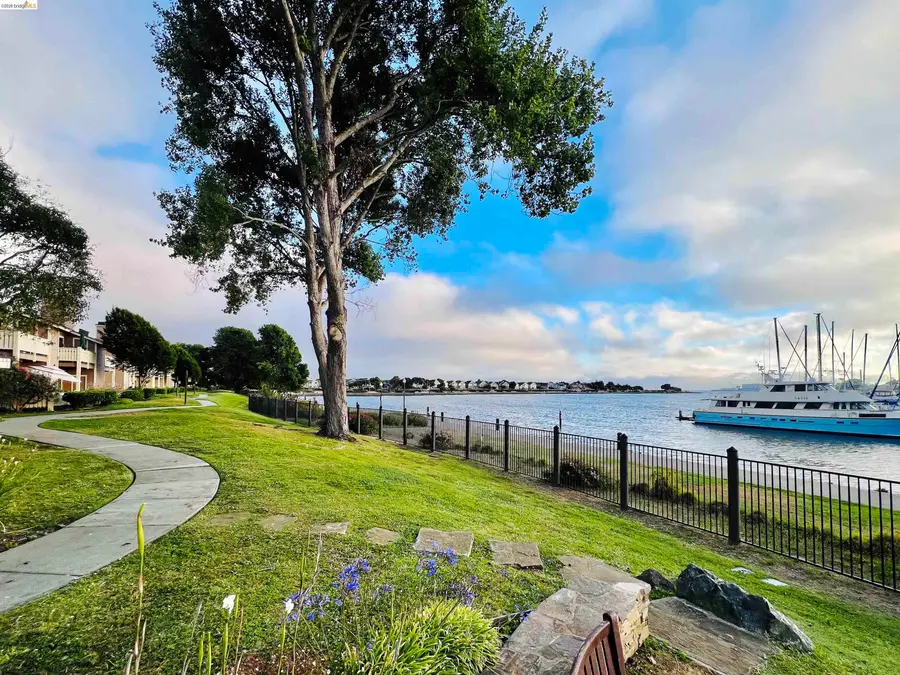 187 Shoreline Ct, Richmond, CA 94804 - #3