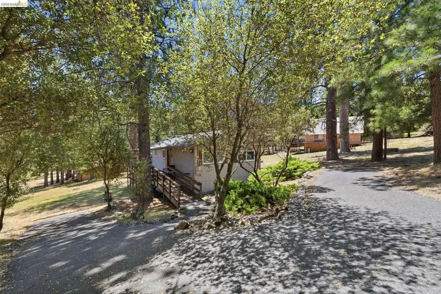 19666 Cottonwood St, Groveland, CA 95321 - #2