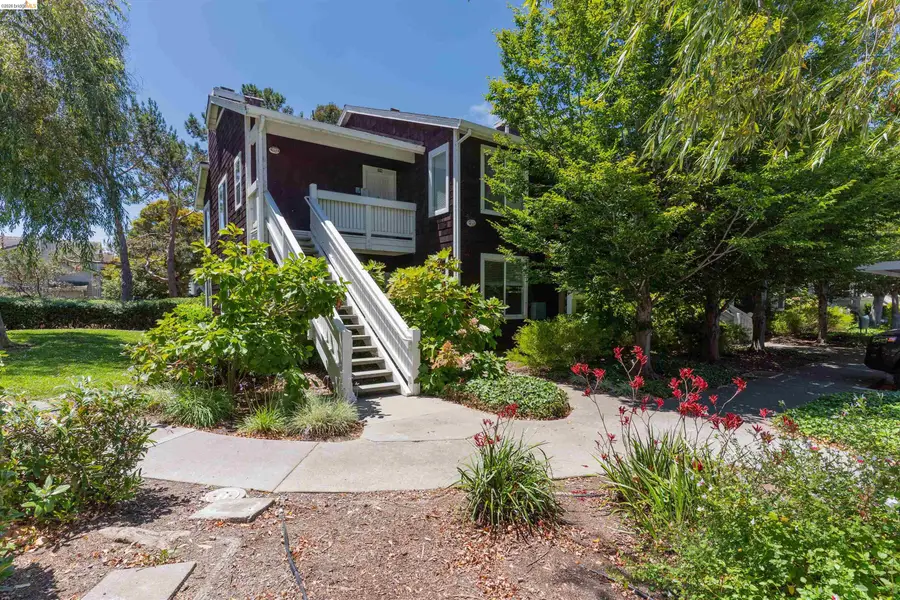 211 Bayside Ct, Richmond, CA 94804 - #2