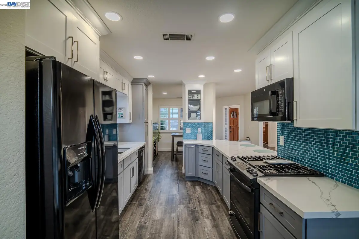 230 Laurelwood Cir, Manteca, CA 95336 - #1