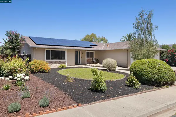 2082 Stratton Rd, Walnut Creek, CA 94598