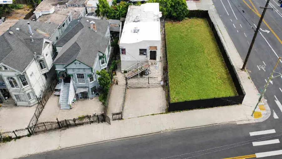2051 23rd Ave, Oakland, CA 94606 - #2