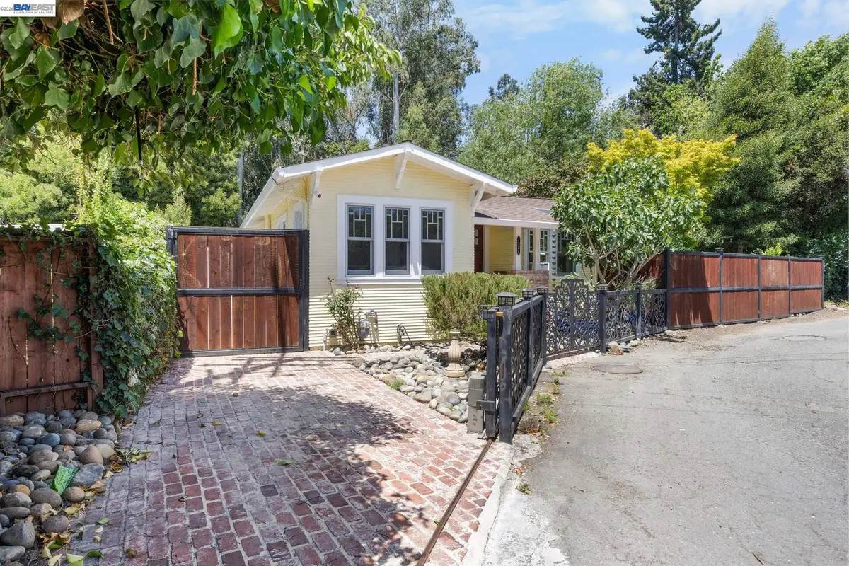 2521 Pleasant St, Oakland, CA 94602 - #1