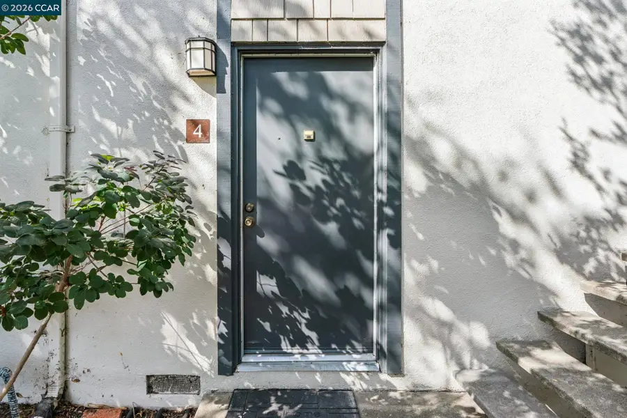 2035 Sierra Rd #4, Concord, CA 94518 - #3