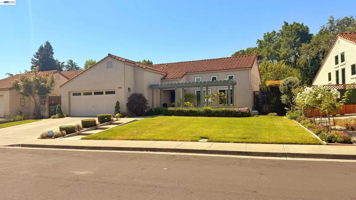 406 Stanford St, Vacaville, CA 95687 - #1