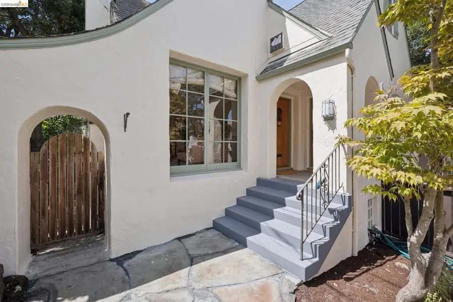 2558 Hilgard Ave, Berkeley, CA 94709 - #3