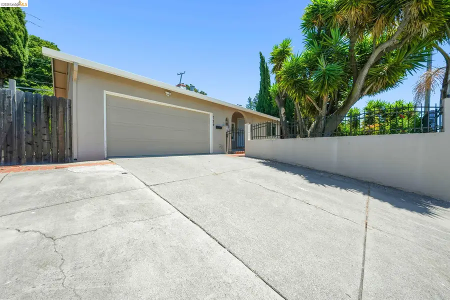 724 Lockwood Dr., Vallejo, CA 94547 - #3
