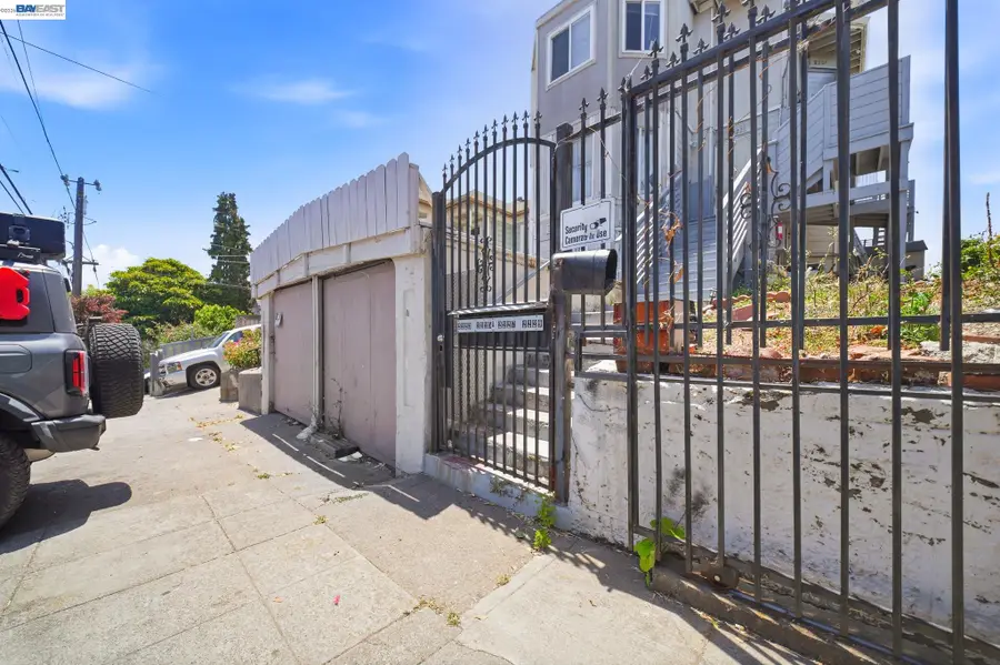 2223 E 23rd St, Oakland, CA 94606 - #3