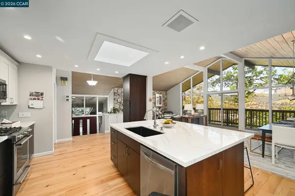 859 Mountain View Dr, Lafayette, CA 94549