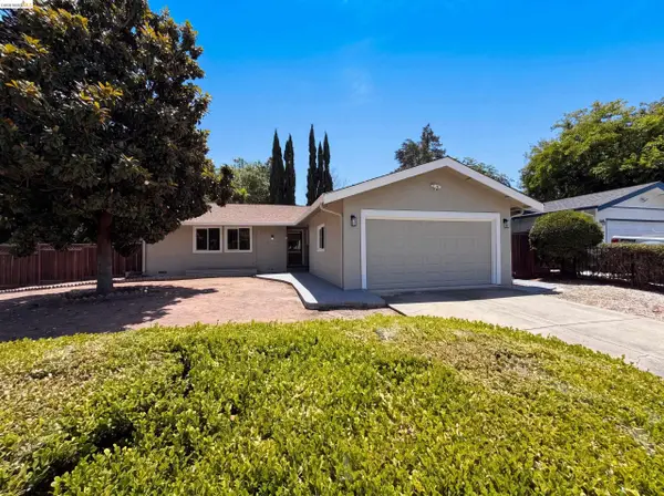 1496 Soccer Ct, Concord, CA 94518
