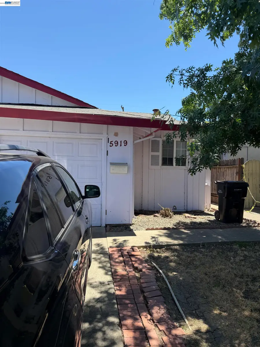 5917 Clover Manor Way, Sacramento, CA 95824 - #2