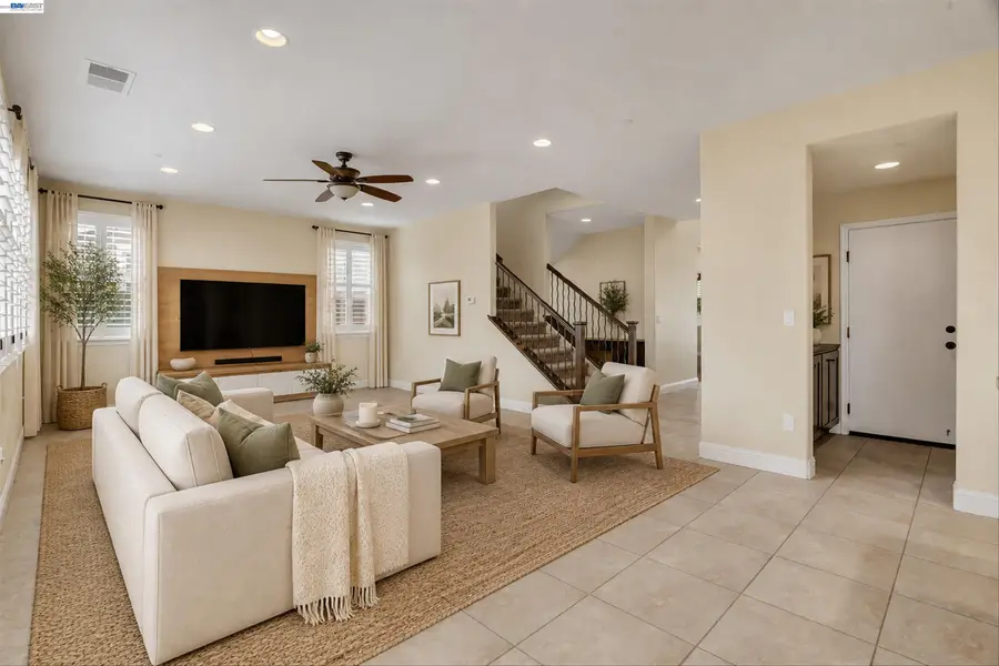 582 Pasture Ave, Lathrop, CA 95330 - #2