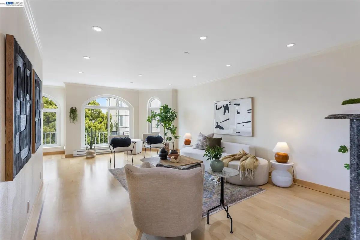 20 Dorado Ter #Penthouse, San Francisco, CA 94112 - #1