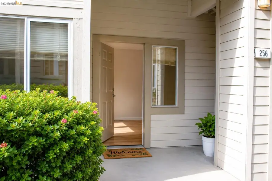 256 Napoli Ct, Hercules, CA 94547 - #2