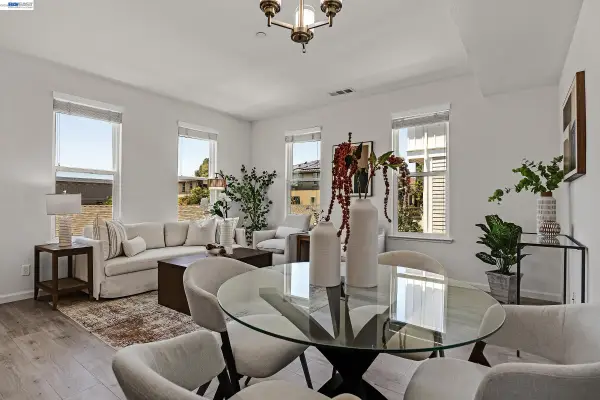 3816 Pioneer Ter, Fremont, CA 94555