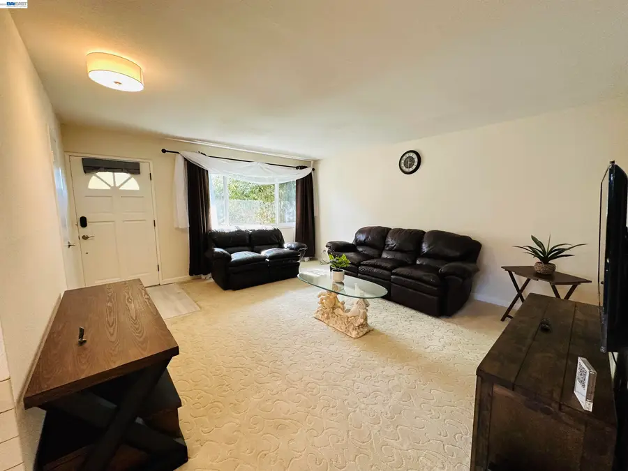 25132 Del Mar Ave, Hayward, CA 94542 - #2
