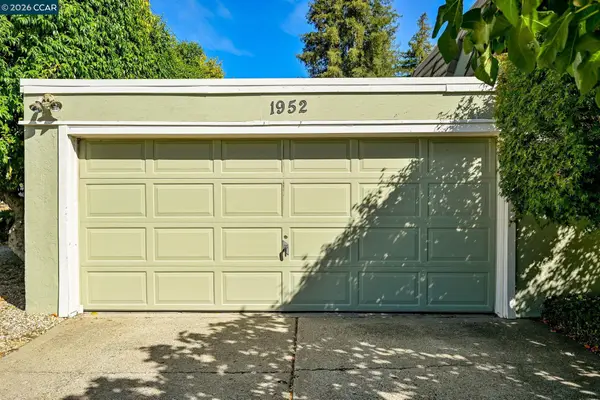 1950 Oak Grove Rd 1950 & 1952, Walnut Creek, CA 94598