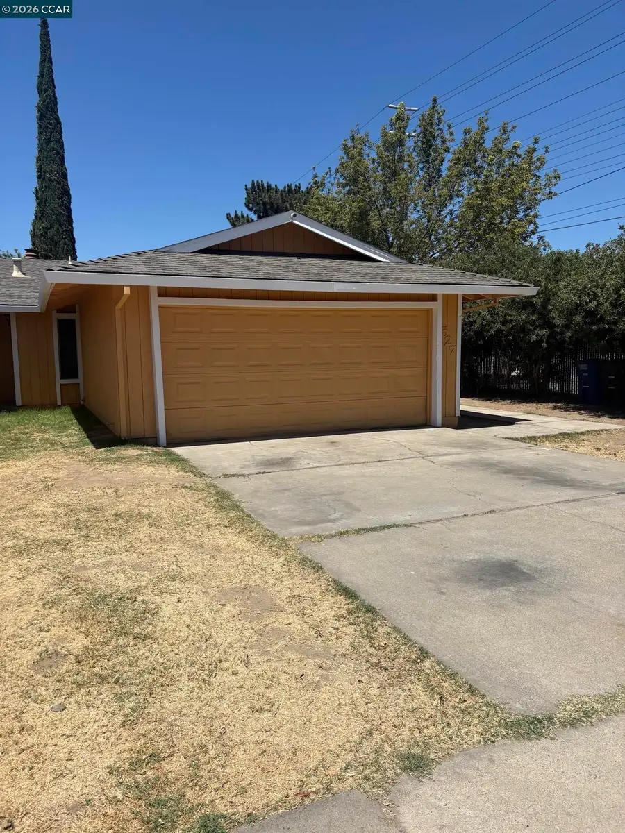 1527 Moffett Rd, Ceres, CA 95307 - #2