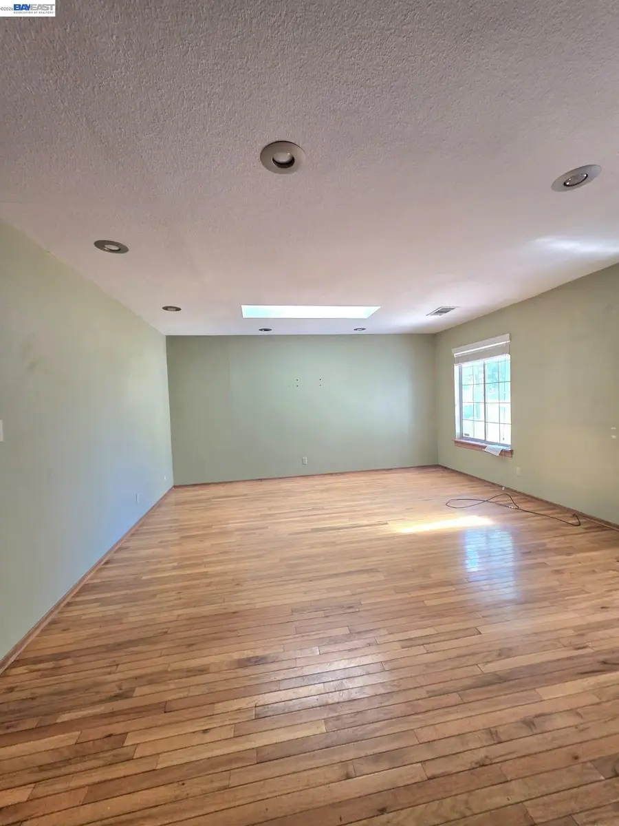 409 Avalon Way, Suisun City, CA 94585 - #3