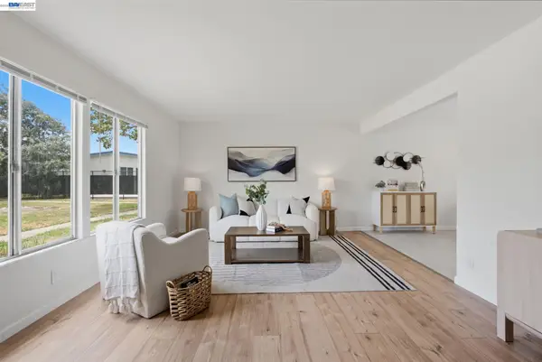 27803 Hummingbird Ct, Hayward, CA 94545