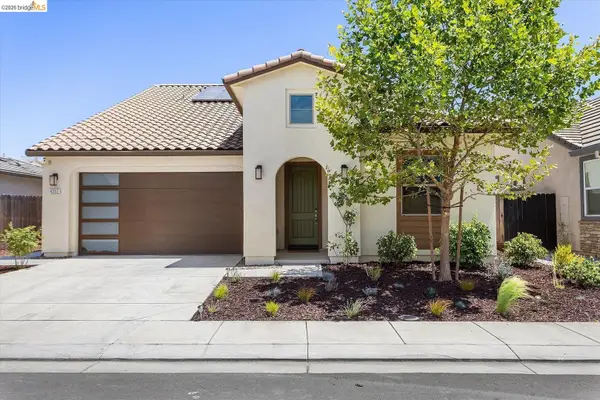 4352 Vanguard Dr, Modesto, CA 95356