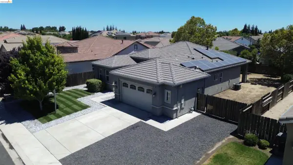 1110 Clearwater Creek Blvd, Manteca, CA 95336
