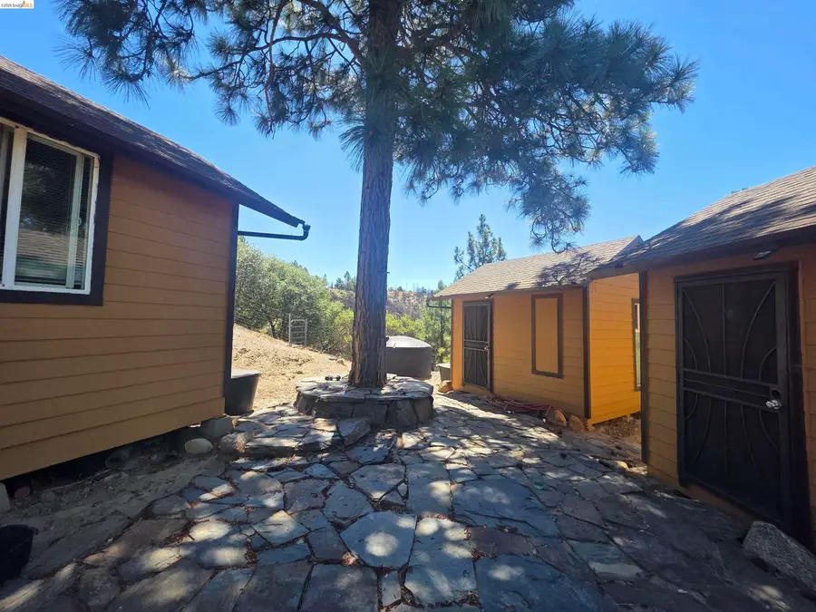 8262 Jackass Ridge Rd, Groveland, CA 95321 - #3